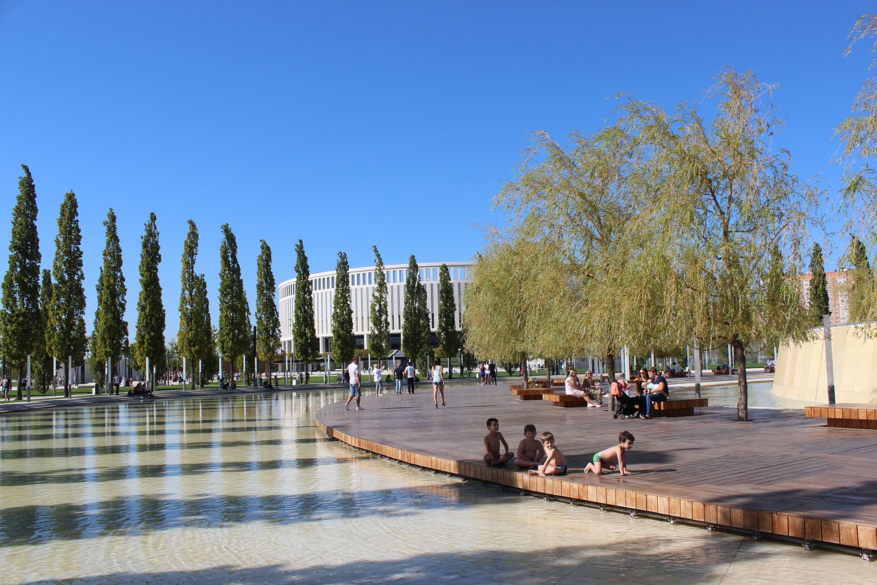 续约背景与 续约背景与